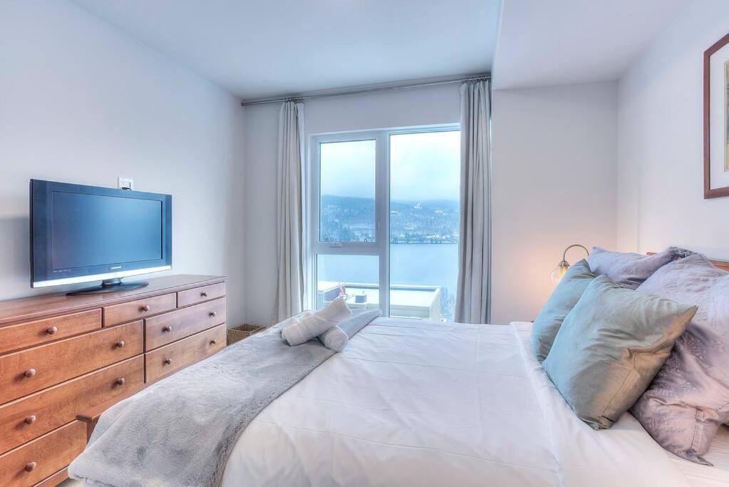 Serenity By The Slopes: Tremblant Waterfront Condo Mont-Tremblant Ngoại thất bức ảnh